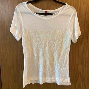 Just in Time thin white t-shirt with gorgeous sequin appliqué design size L